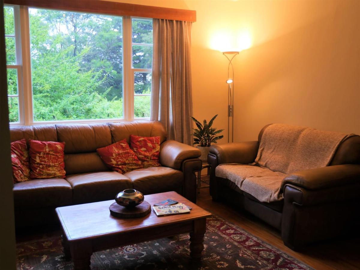 Tinui Food Forest Cottage Whareama Esterno foto